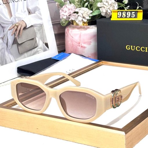 GC Luxe 9895 Women Wayfarers - Image 2
