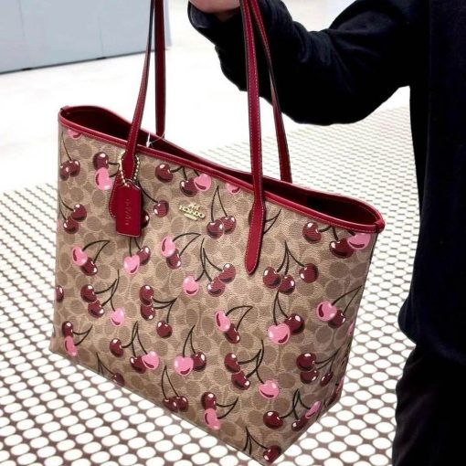 CH Gallery Tote Bag in Signature Canvas - Image 3