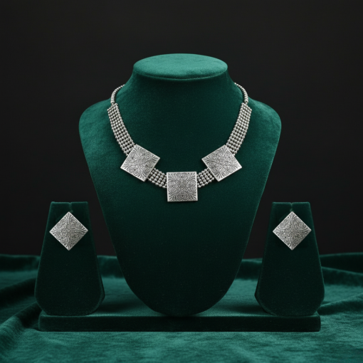 CARLA - Square-Shaped Necklace With Earrings In Oxidized Brass Metal - Image 2