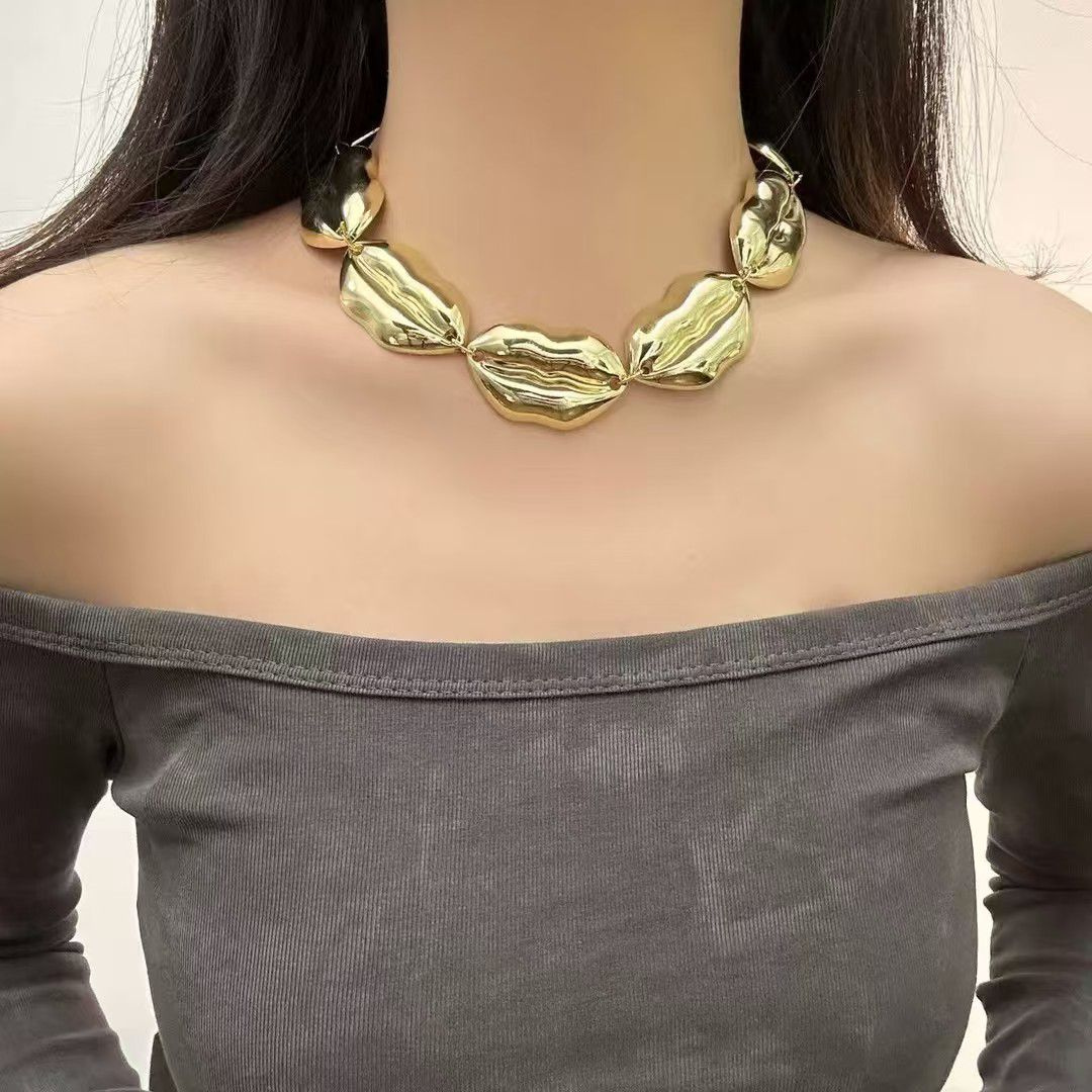 Lipcraft - Chunky Abstract Choker Necklace - Image 4