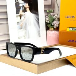 Alternative view of Luxury Designer 0637 Sunglasses Wayfarers
