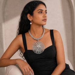 FLORAVIA – WIRE BLOOM NECKLACE & EARRING SET - Image 3