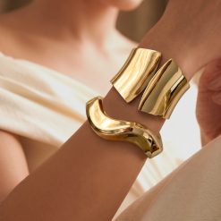GOLDEN ARC- A MODERN METAL CUFF SET