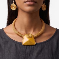 LUSTRE – MATTE GOLD TRAPEZOID NECKLACE & EARRING SET