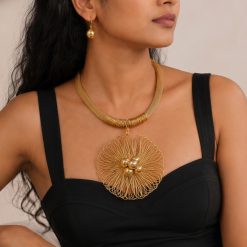 FLORAVIA – WIRE BLOOM NECKLACE & EARRING SET